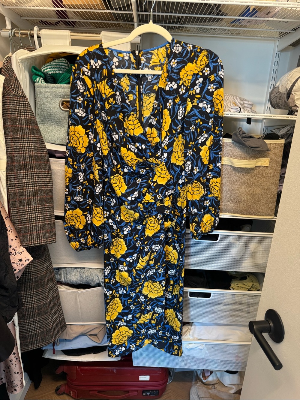 Dress - Picture 3 of 5